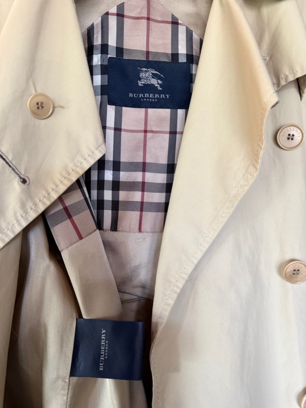 Authentic Burberry Beige Classic Trench Coat - Picture 15 of 15